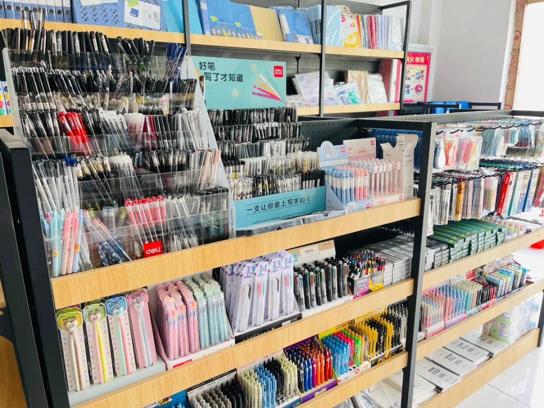 彩萱文具店各類精美的文具用品